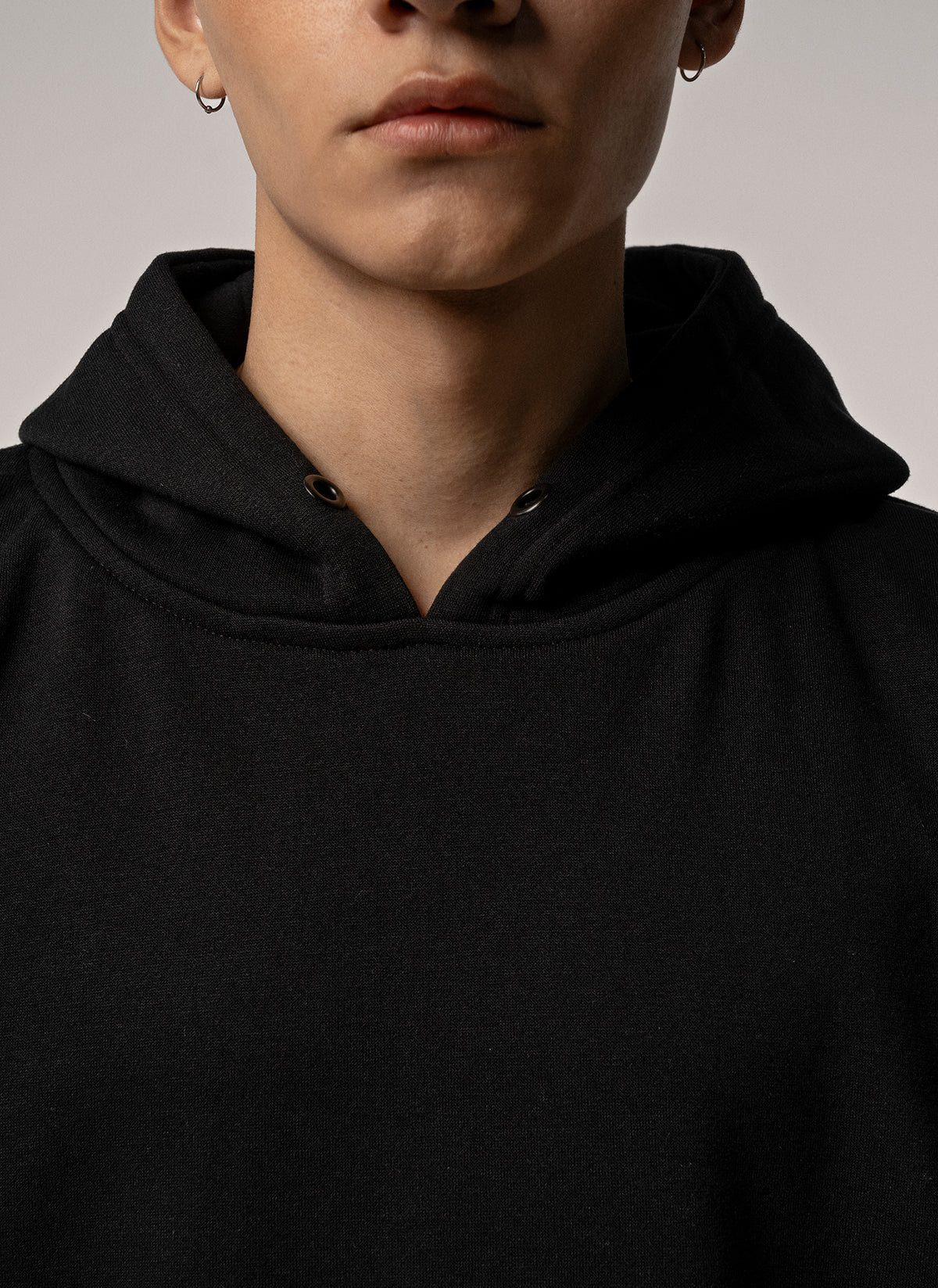 OVERSIZE BLACK HOODIE