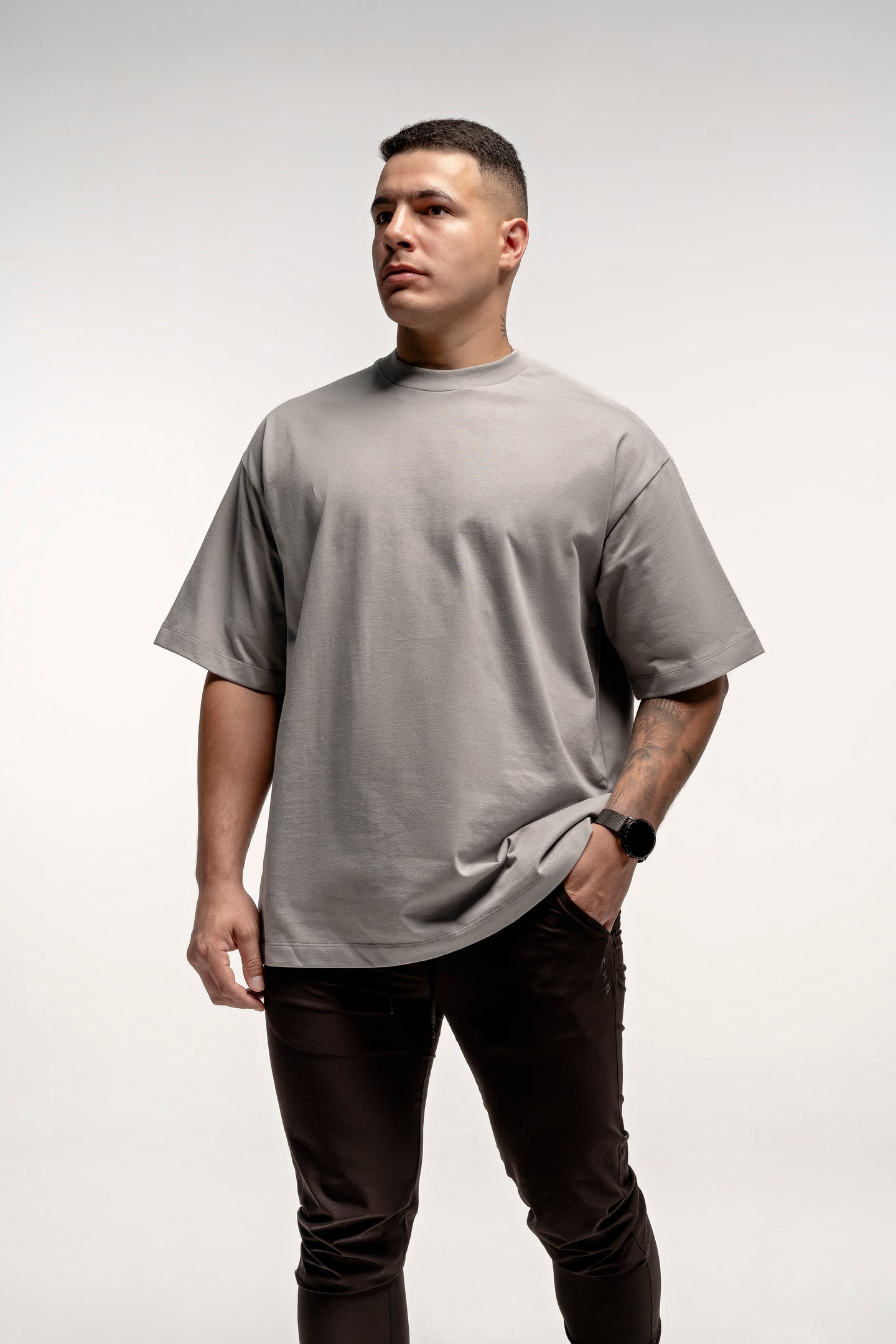 PLAYERA OVERSIZE GRIS SUAVE 290 GSM