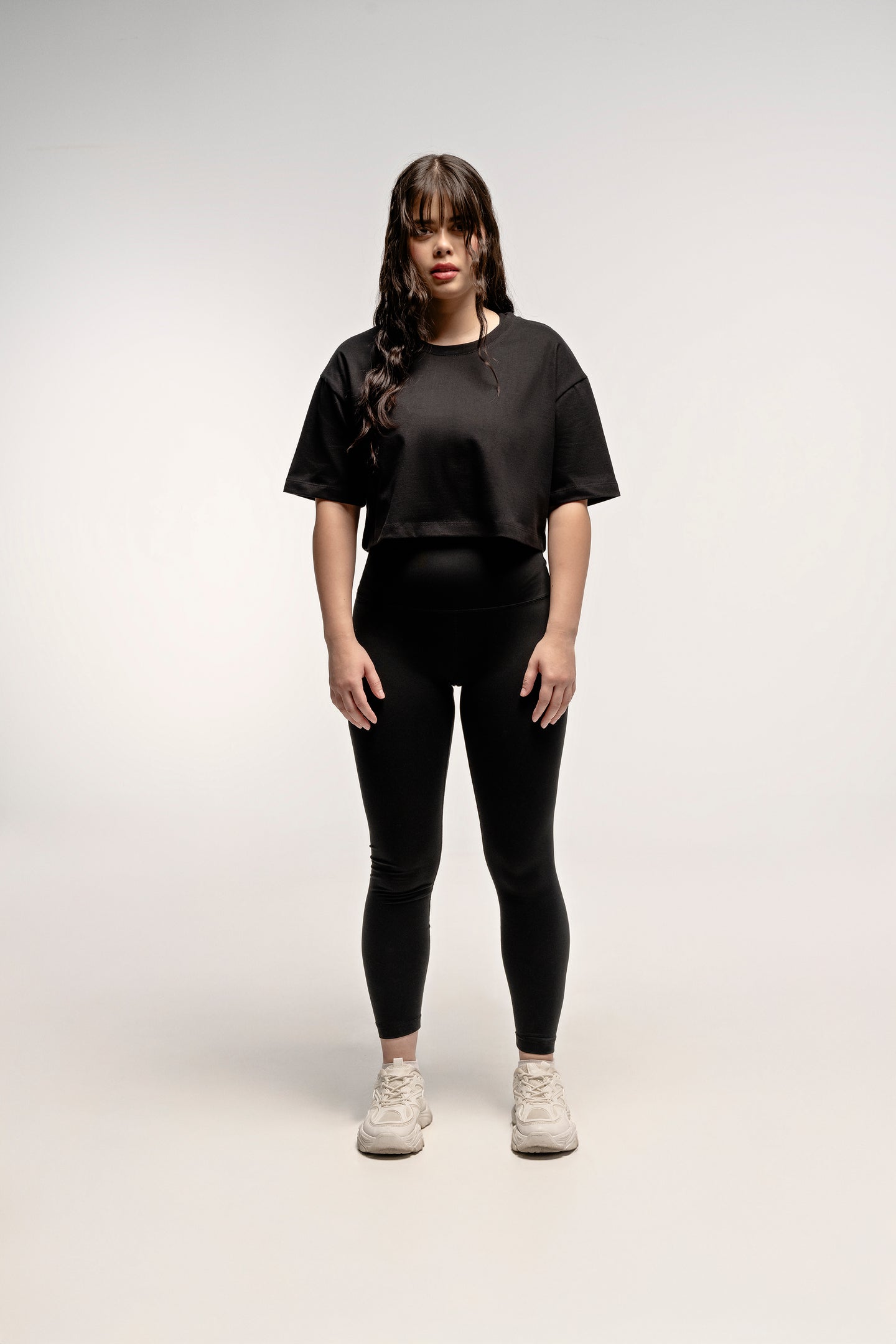 PLAYERA CROP NEGRO 250 GSM/ WOMAN