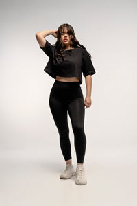 PLAYERA CROP NEGRO 250 GSM/ WOMAN